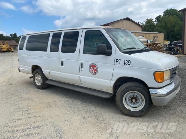 Ford E-350 汽车
