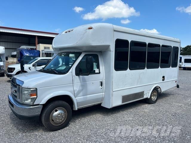 Ford E-350 迷你巴士