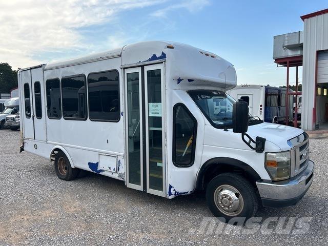 Ford E-350 迷你巴士