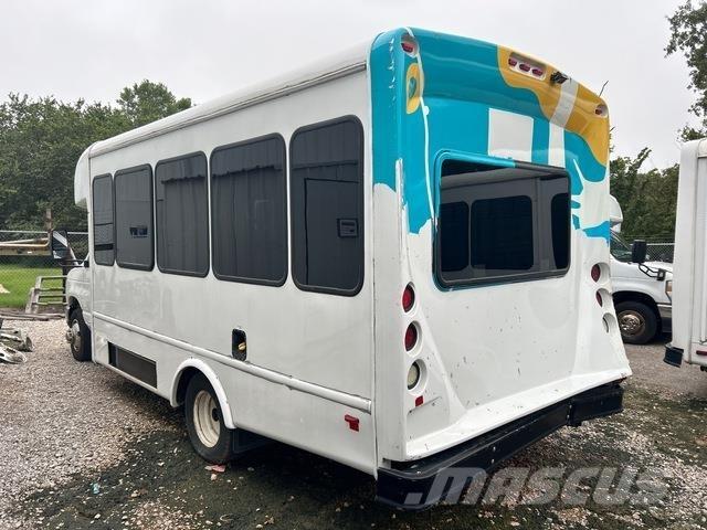 Ford E-350 迷你巴士
