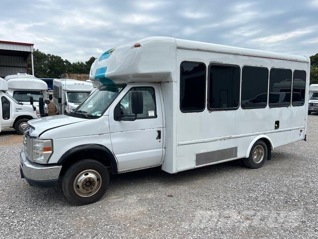 Ford E-350 迷你巴士