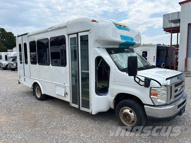 Ford E-350 迷你巴士