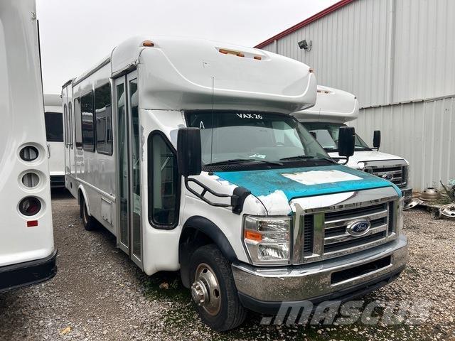 Ford E-350 迷你巴士