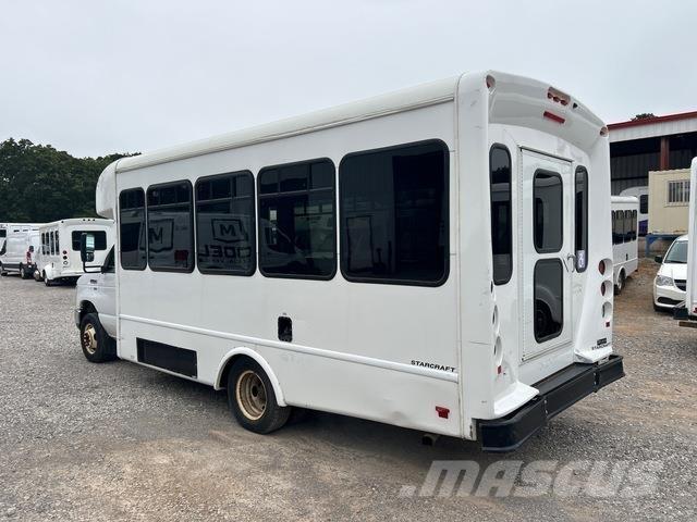 Ford E-350 迷你巴士