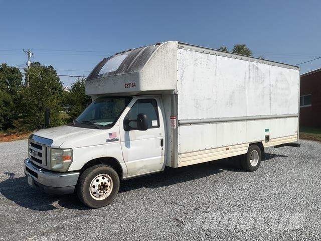 Ford E-350 厢式货车