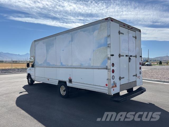 Ford E-350 商务面包车