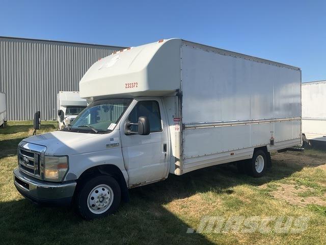 Ford E-350 厢式货车