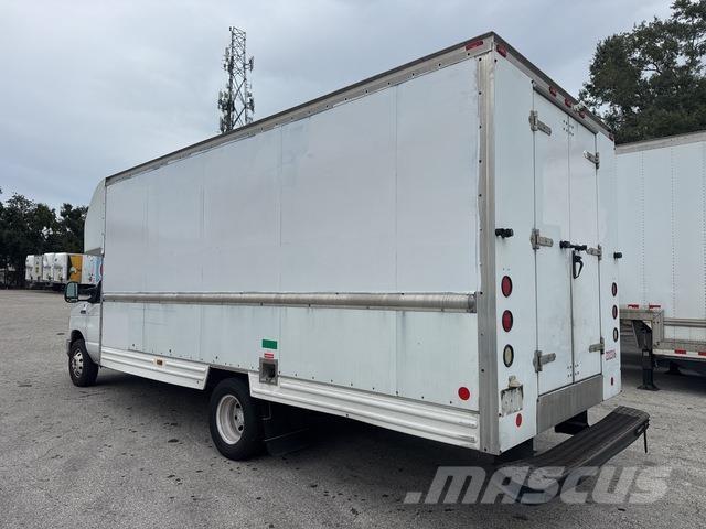 Ford E-350 厢式货车