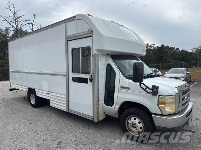 Ford E-350 厢式货车