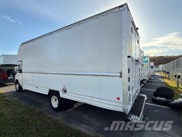 Ford E-350 商务面包车