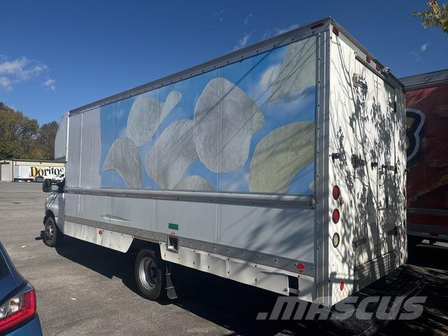 Ford E-350 商务面包车