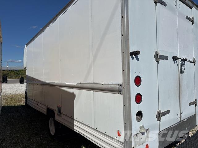 Ford E-350 商务面包车