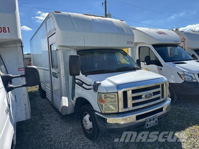 Ford E-350 商务面包车