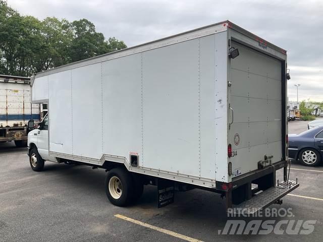 Ford E-450 厢式货车
