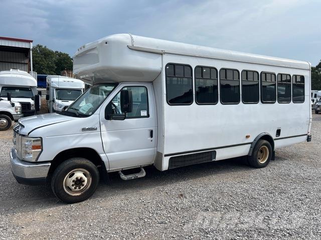 Ford E-450 迷你巴士