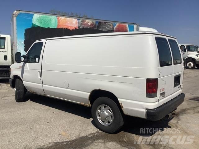 Ford E250 大型面包车