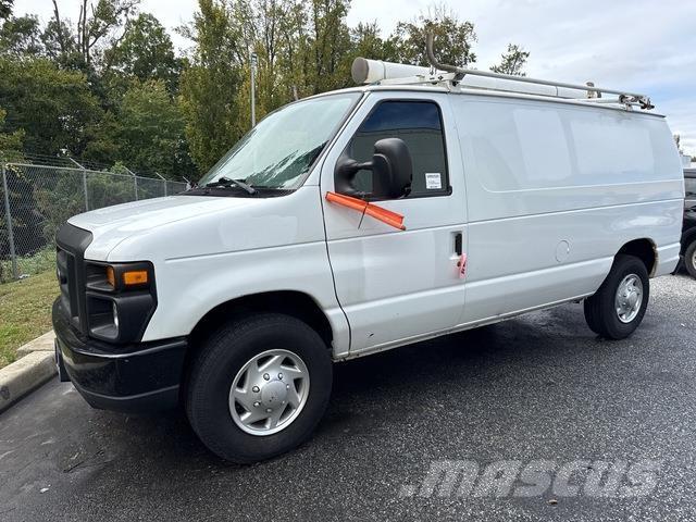 Ford E250 大型面包车