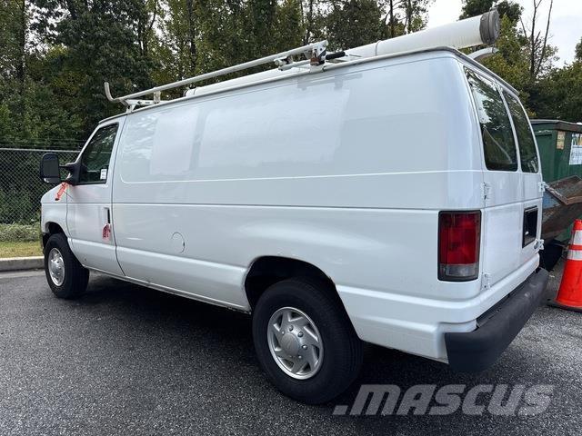 Ford E250 大型面包车
