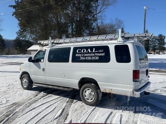 Ford E350 大型面包车