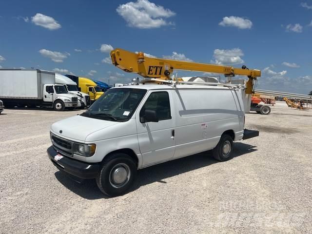 Ford E350 厢式货车
