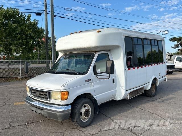 Ford E350 迷你巴士
