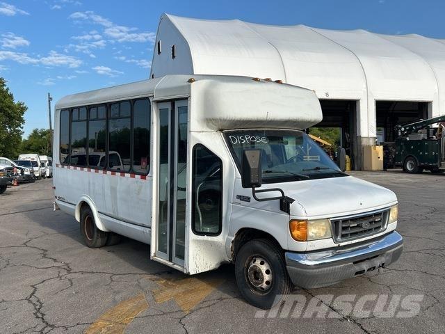 Ford E350 迷你巴士