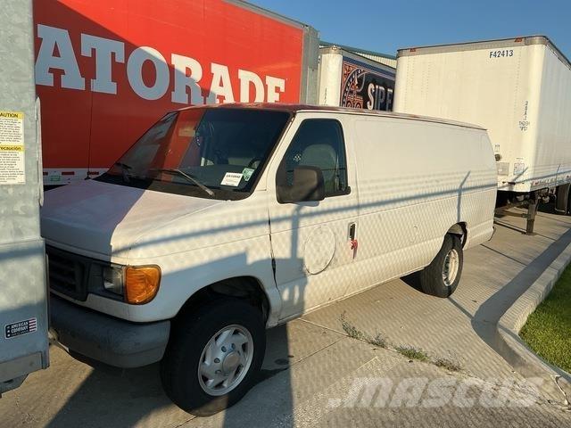 Ford E350 厢式货车