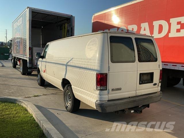 Ford E350 厢式货车