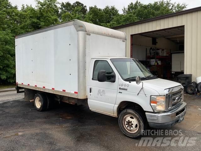 Ford E450 大型面包车