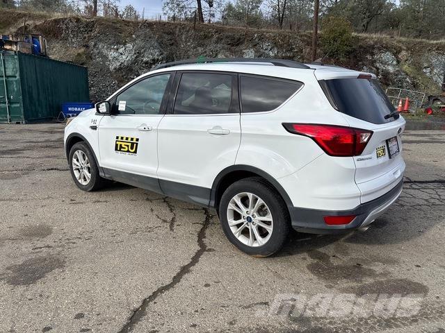 Ford Escape 汽车