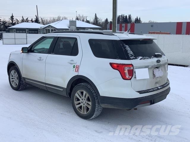 Ford Explorer 汽车