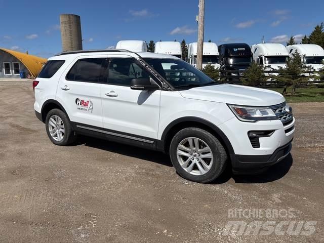 Ford Explorer 汽车