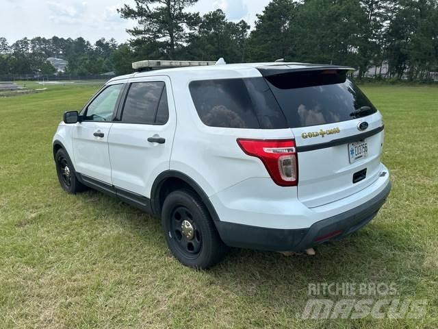Ford Explorer 汽车
