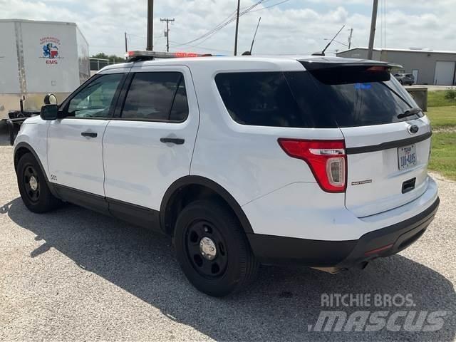 Ford Explorer 汽车