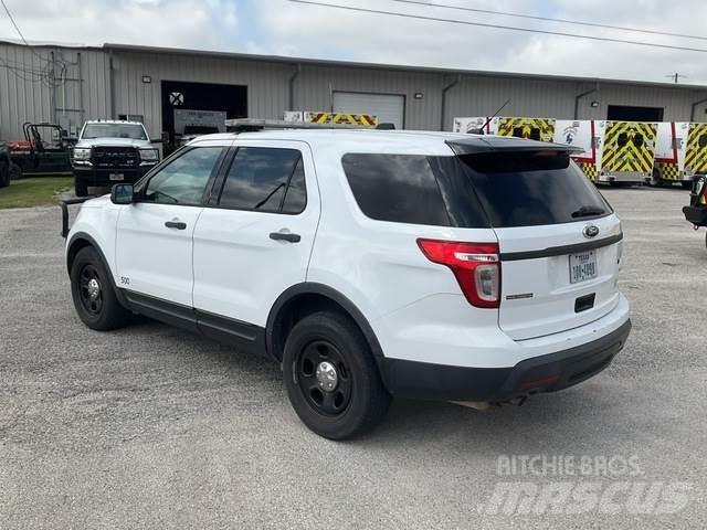 Ford Explorer 汽车