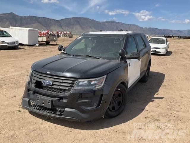 Ford Explorer 汽车