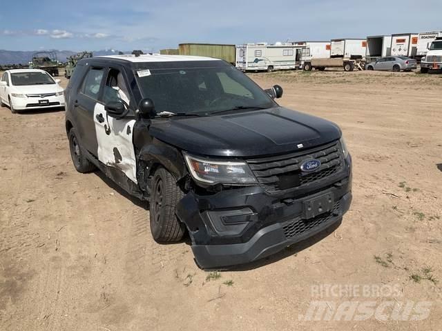 Ford Explorer 汽车
