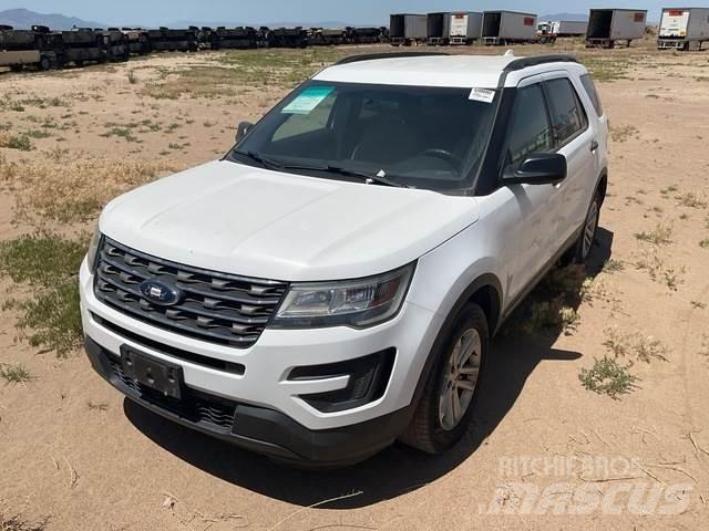 Ford Explorer 汽车