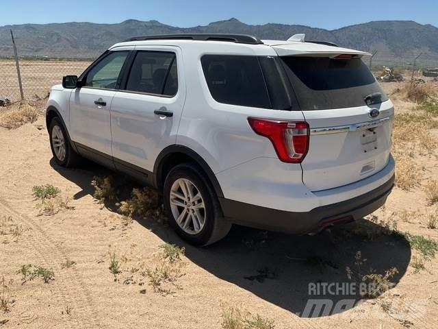 Ford Explorer 汽车