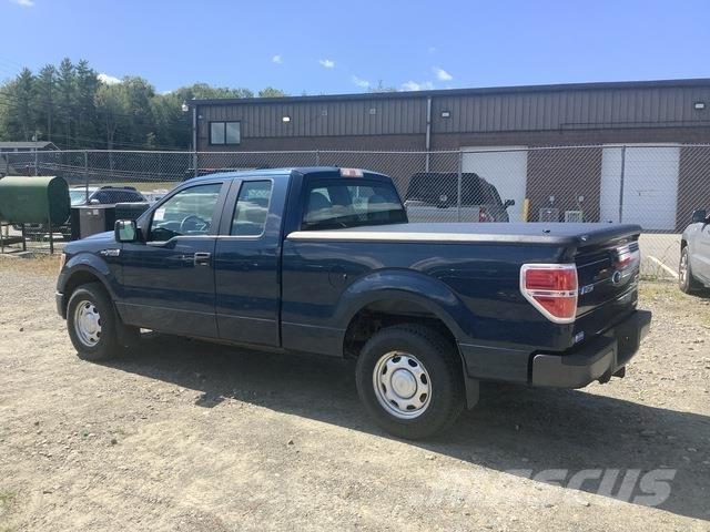 Ford F-150 XL 皮卡车