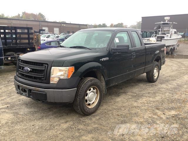 Ford F-150 XL 皮卡车