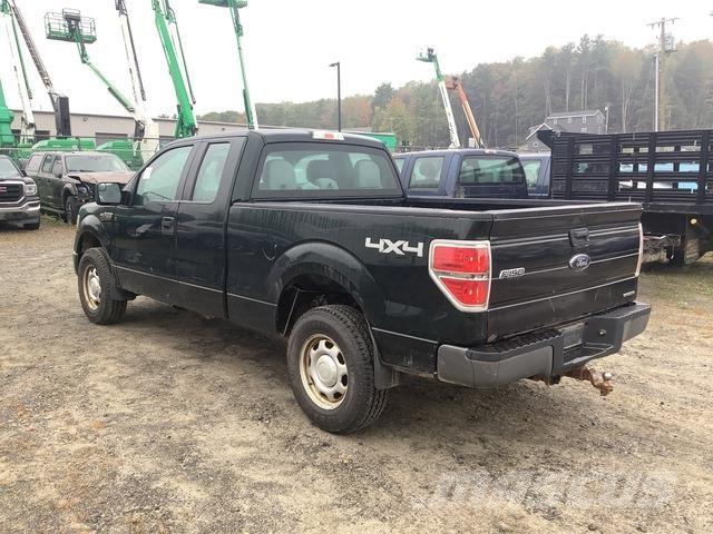 Ford F-150 XL 皮卡车