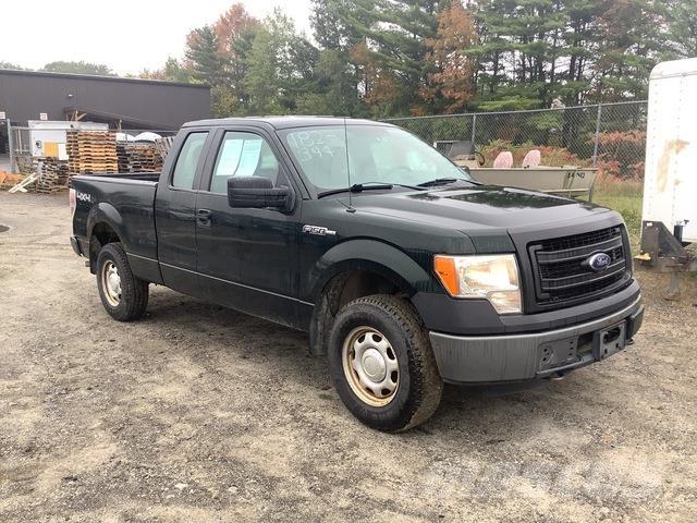 Ford F-150 XL 皮卡车