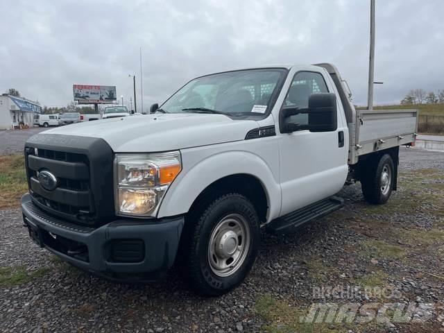 Ford F-250 平板栏板货车