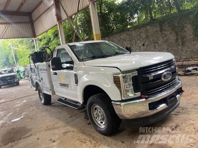 Ford F-250 皮卡车