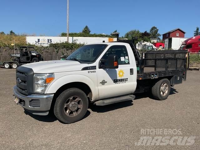 Ford F-250 平板栏板货车