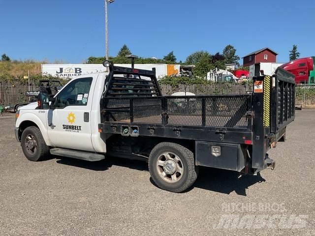 Ford F-250 平板栏板货车