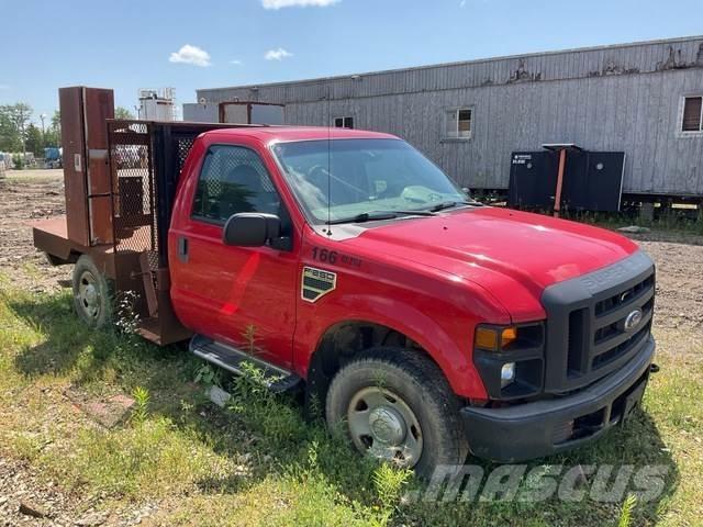 Ford F-250 平板栏板货车