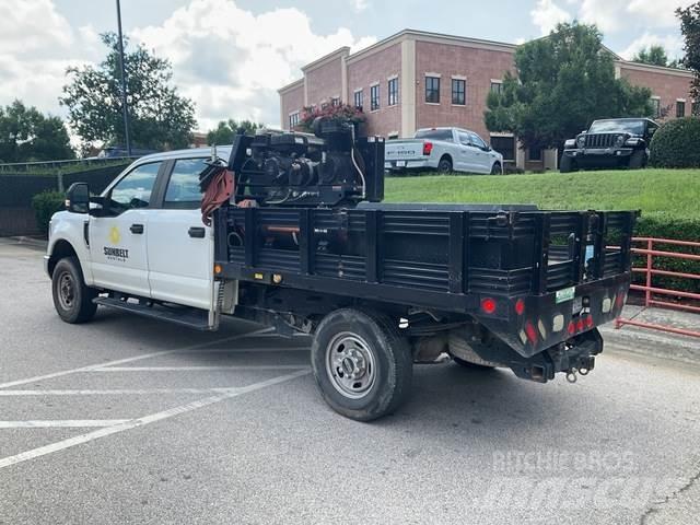 Ford F-250 平板栏板货车