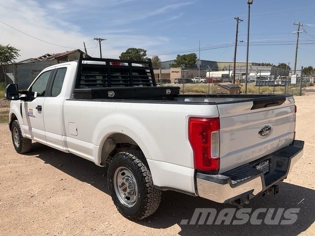 Ford F-250 皮卡车